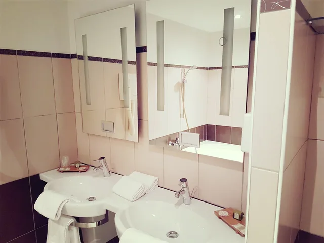 جناح، Citotel Hostellerie Saint Vincent Beauvais 2/3