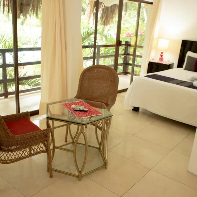 جناح جونيور، Hotel La Aldea Del Halach Huinic 3/5