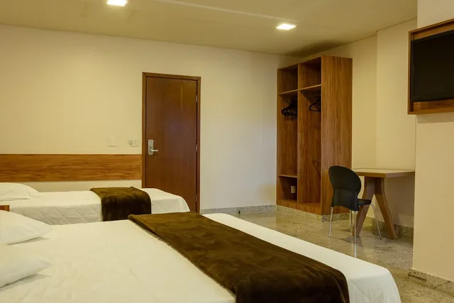 غرفة فاخرة بسرير كوين وسرير فردي، Lindoya Hotel 1/7