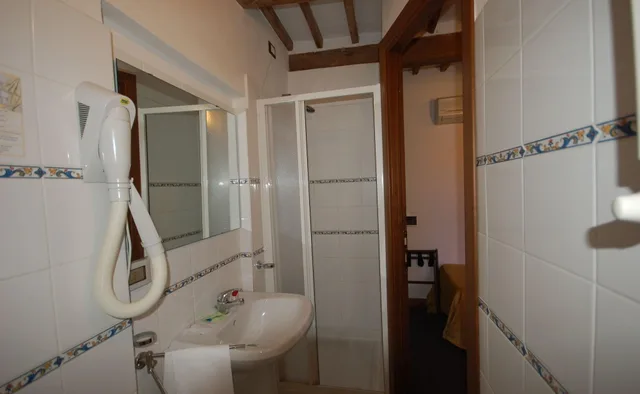 غرفة رباعية، Leonardo Hotel 2/2