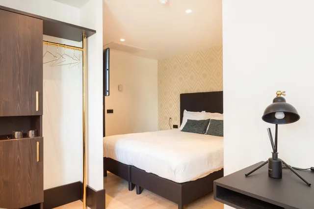 Economy, King Bed, The James Hotel Rotterdam 1/3