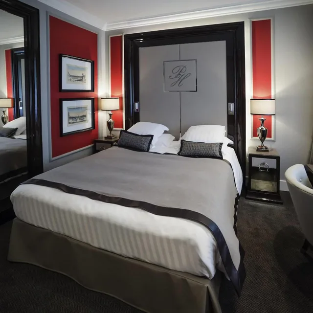غرفة كلاسيكية بسرير مزدوج، Park Hotel Grenoble - Handwritten Collection 1/7