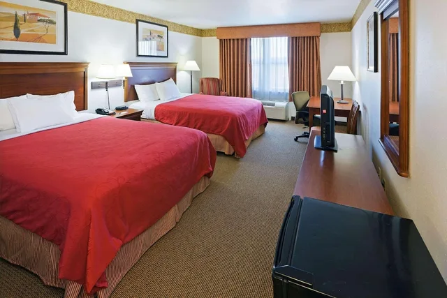 غرفة بسريرين كوين، Country Inn & Suites by Radisson, Chambersburg, PA 5/9