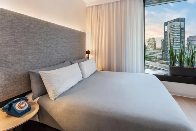 لوفت بسرير كوين، INNSiDE by Melia Amsterdam 3/6