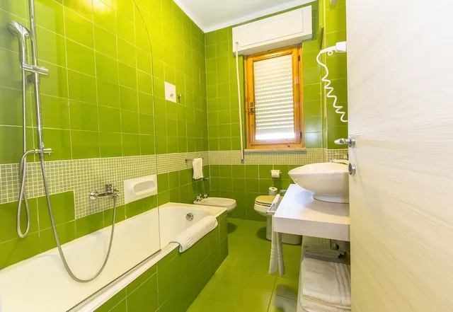 غرفة سوبيريور رباعية بأربعة أسرّة، Hotel Residence Ulivi E Palme 3/5