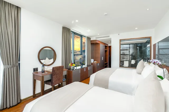 Premium, Triple, 1 King and 1 Single Beds, Panoramic View, Alansea Danang Hotel 4/5