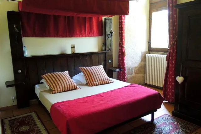 Room, Queen Bed, Chateau Des Ducs De Joyeuse, BW Signature Collection 2/4