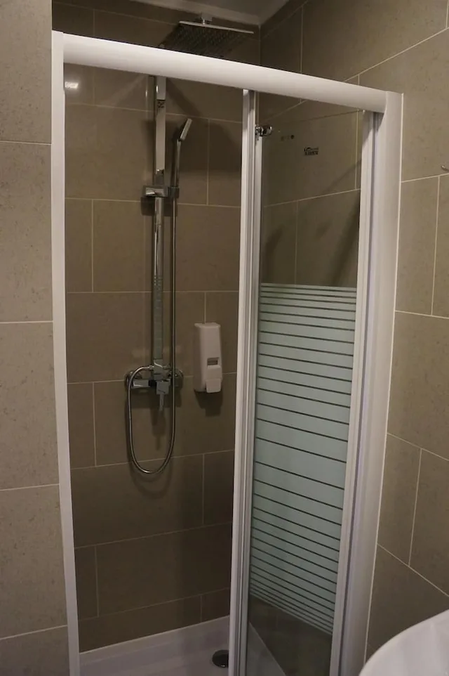 Room, Twin Beds, Hotel Evergreen 7/7