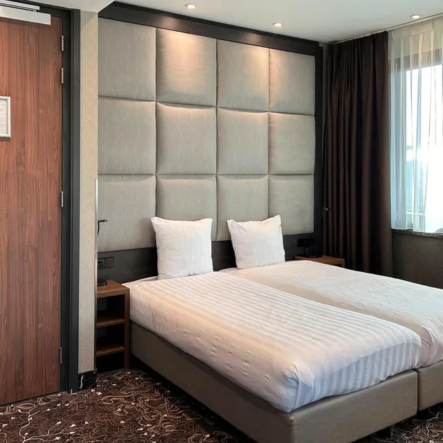غرفة رباعية، Hotel Levell 1/7