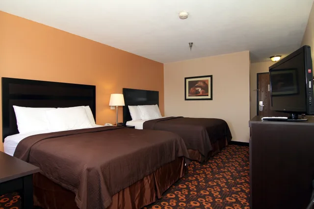 Standard, 2 Queen Beds, Econo Lodge Inn & Suites Santa Fe, NM 5/10