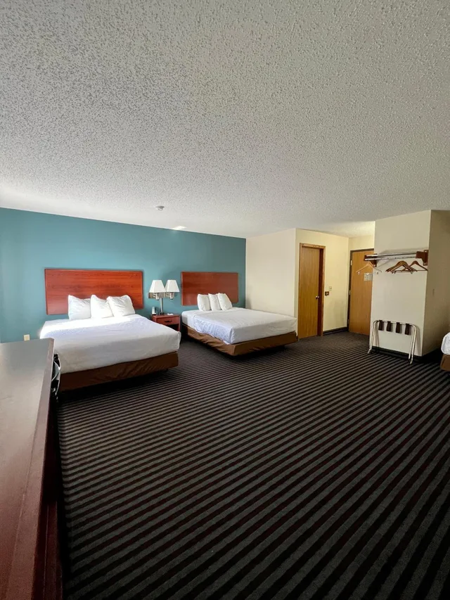 غرفة سوبيريور ثلاثية، Reston Inn & Suites 3/10