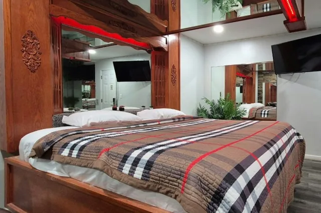 غرفة بسرير كينج لغير المدخنين بحوض جاكوزي، Des Plaines Motel By OYO O'Hare Airport Chicago 1/6