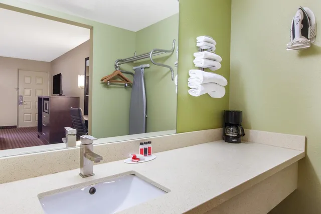 غرفة ديلوكس بسرير كينج، Days Inn by Wyndham San Jose Airport 5/5