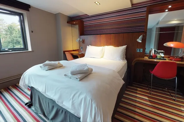غرفة بسريرين منفصلين، Village Hotel Manchester Cheadle 2/9