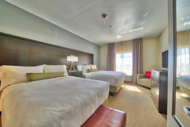 جناح بسريرين كوين بغرفة نوم واحدة بمطبخ لذوي الإعاقة، STAYBRIDGE SUITES LUBBOCK SOUTH 1/4