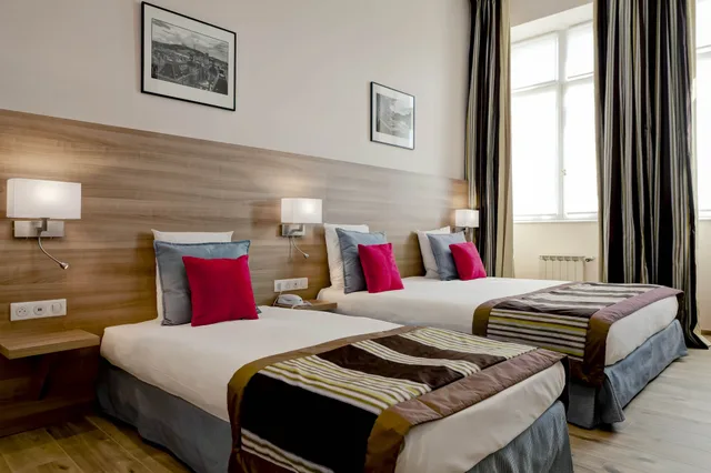 Room, Triple, 1 Double and 1 Single Bed, Phenix 3/9