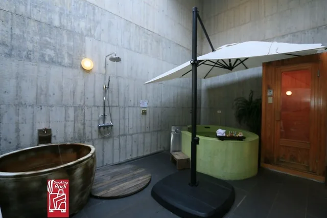 Mezzanine, Grand, King Bed, Patio، Smoking Rock Resort 1/1