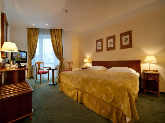 غرفة بسريرين منفصلين بإطلالة، Ea Hotel Rokoko 4/5