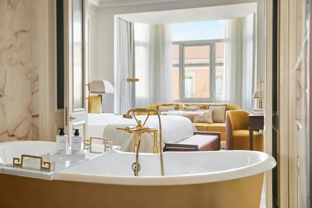 1 Bedroom, Neptuno, Suite, King Bed, Fountain View، The Palace, A Luxury Collection Hotel 10/10