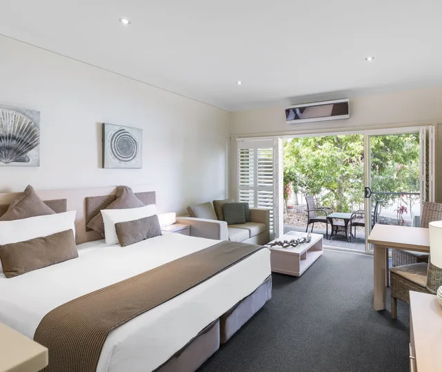 1 Bedroom, Lagoon, King Bed، Oaks Port Stephens Pacific Blue Resort 2/4