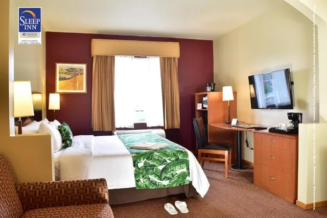 Mini، Sleep Inn Hotel Paseo Las Damas 1/3