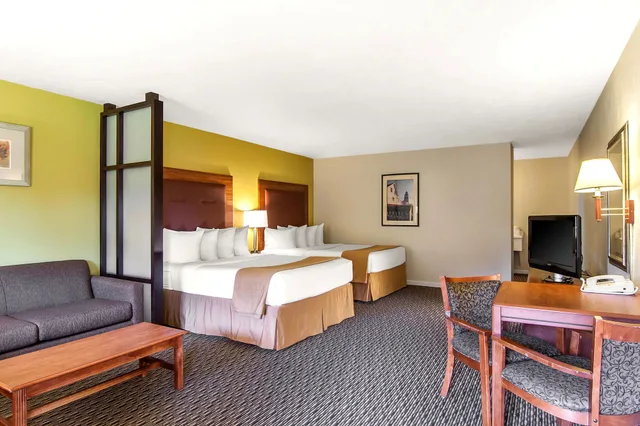 جناح بسريرين كوين، Quality Inn & Suites At Coos Bay 7/10