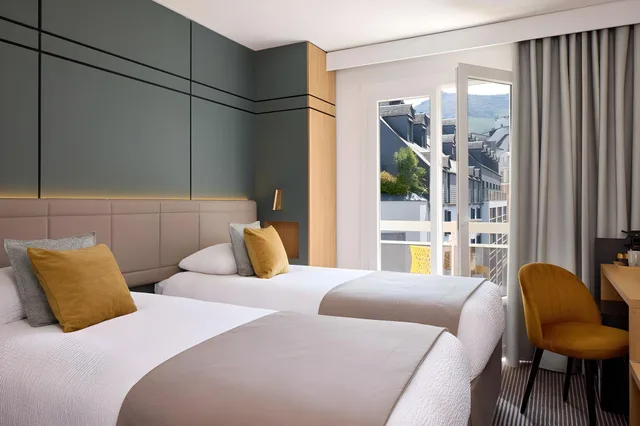 Adjoining, King Bed، Roissy 1/2