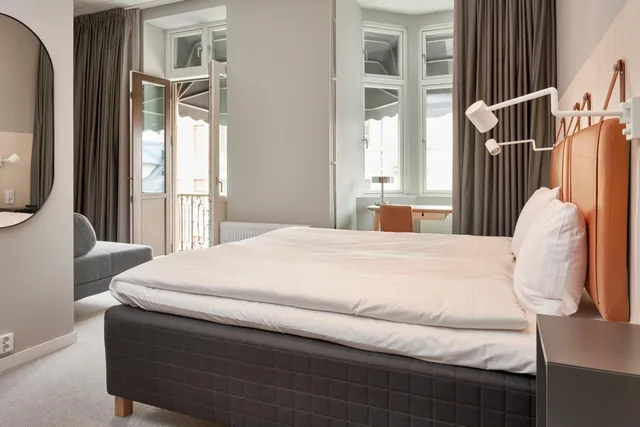 غرفة سوبيريور بسرير كينج، Moment Hotels 2/2