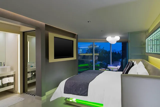 1 Bedroom, Urban, Suite, City View, Corner, W Mexico City 2/3