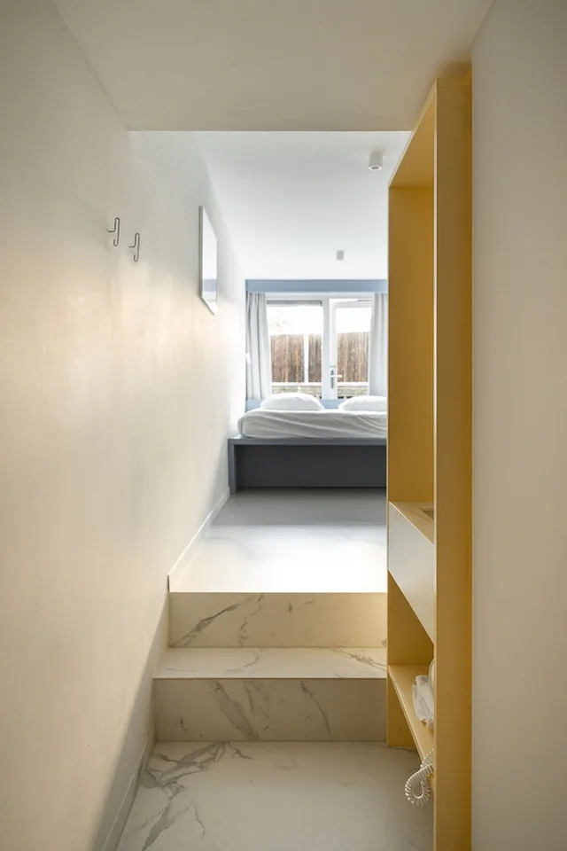 Smart, Queen Bed, Sofa، 171. Urban Design Hotel 2/4