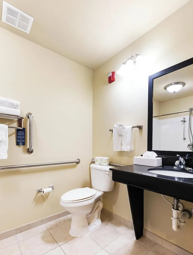 غرفة بسريرين كوين لذوي الإعاقة، Cobblestone Hotel Knoxville 6/12