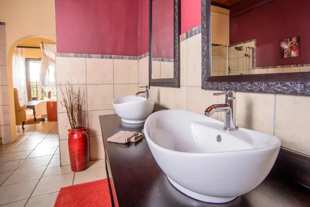 Abangane Guest Lodge، Hlanganani 56/58