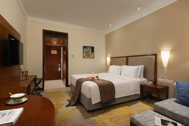 غرفة بسرير كينج بإطلالة على البحر، Baohua Harbour View Hotel 3/3