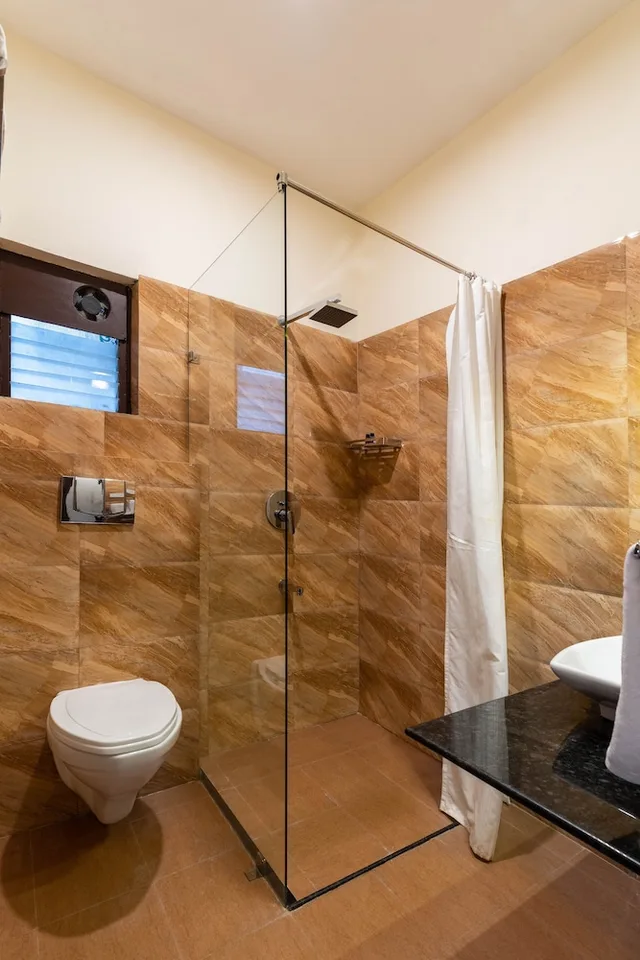 جناح سيغنتشر بسرير فردي بإطلالة على البحيرة، Hotel Sarovar 10/10
