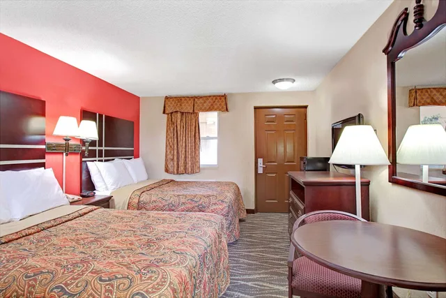 غرفة ديلوكس بسريرين مزدوجين، Days Inn by Wyndham Ridgefield NJ 2/5