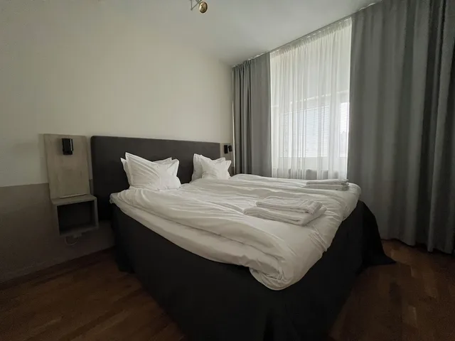 جناح سوبيريور بسرير كينج بإطلالة على المدينة مع أريكة، Injoy Premium Solna 2/10