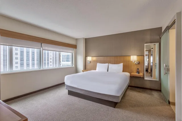 جناح بغرفتي نوم مع أريكة، Hyatt Place Minneapolis Downtown 1/6