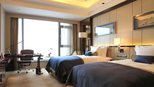 غرفة قياسية بسريرين منفصلين بإطلالة على النهر في طابق مرتفع، Crowne Plaza LANZHOU 4/7