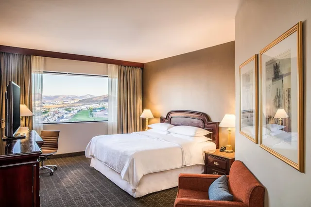 غرفة بسرير كينج بإطلالة على المدينة، Sheraton Chihuahua Soberano 4/11