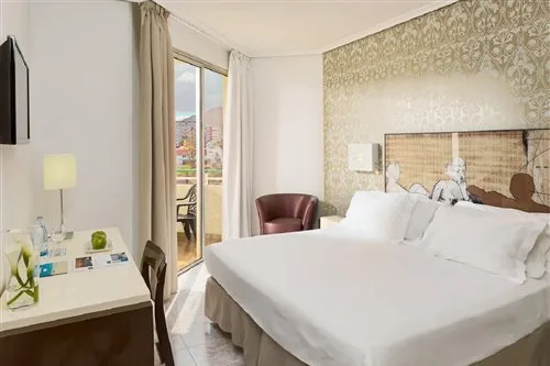 غرفة بسرير مزدوج بشرفة، H10 Las Palmeras 1/2