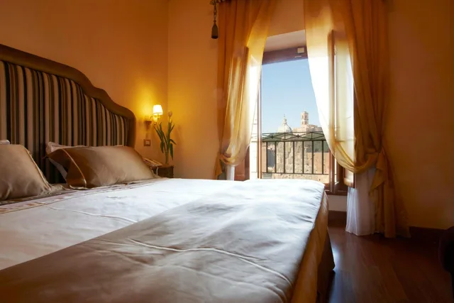 غرفة ديلوكس بسرير مزدوج أو سريرين منفصلين بإطلالة، Forum Hotel Rome 9/10