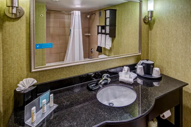 غرفة بسريرين كوين، Hampton Inn Asheville Tunnel Road 7/9