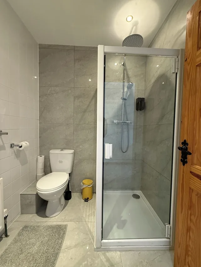 غرفة ديلوكس بسرير مزدوج وسرير فردي، Ashfield Bed And Breakfast 3/3