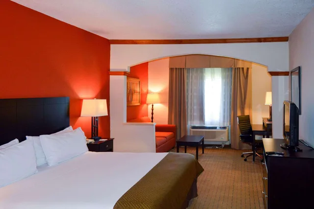 Suite, King Bed, Country Inn & Suites by Radisson, Houston Northwest, TX 1/2