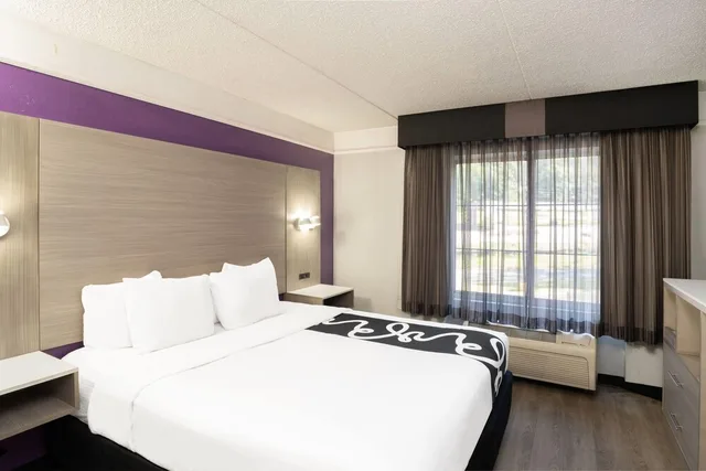 Family Suite, King Bed, La Quinta Inn & Suites by Wyndham Birmingham Hoover 1/6
