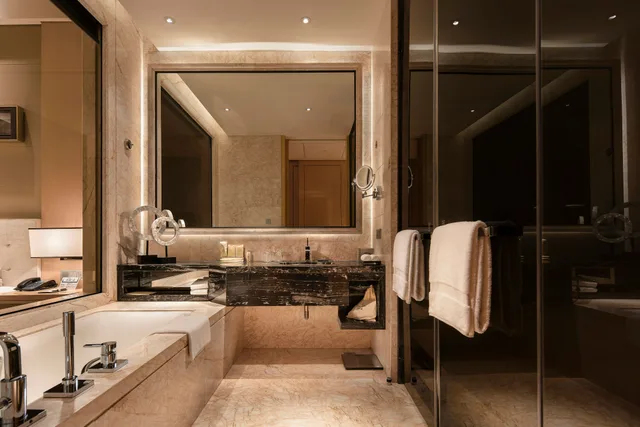 Harbor, Executive, King Bed، HILTON DALIAN 2/2