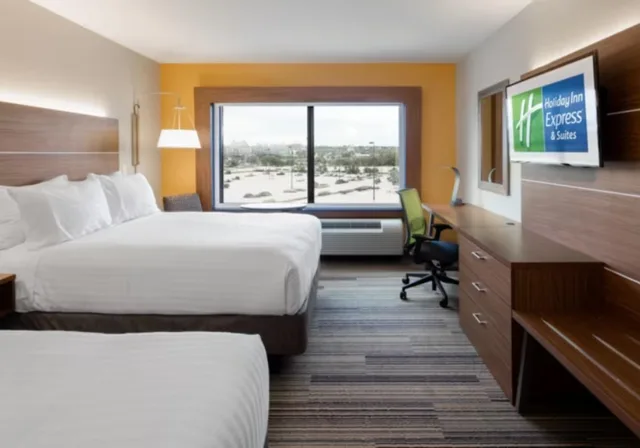 غرفة بسرير مزدوج لذوي الإعاقة، Holiday Inn Express Suites East Peoria Riverfront 2/2