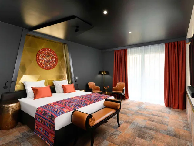 جناح جونيور بسرير كينج بإطلالة على المسبح بمنطقة جلوس، Minaro Hotel Tokaj - MGallery Collection 4/7