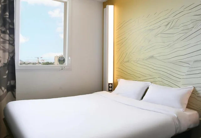 غرفة بسرير كوين، B&B Hotel Marseille Prado Velodrome 1/7