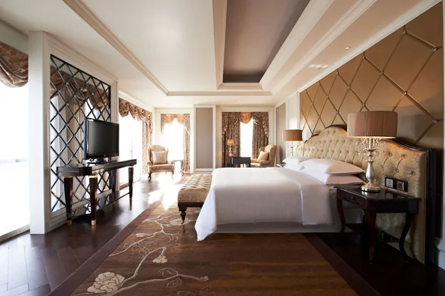 غرفة كلوب بسرير كينج، FOUR POINTS BY SHERATON LANGFANG, GUAN 2/4